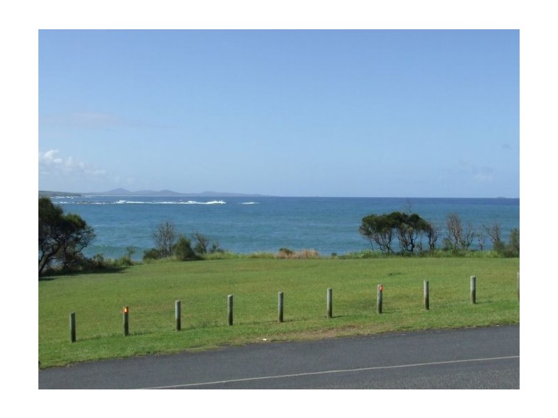16 Pollack Esplanade, Woolgoolga NSW 2456