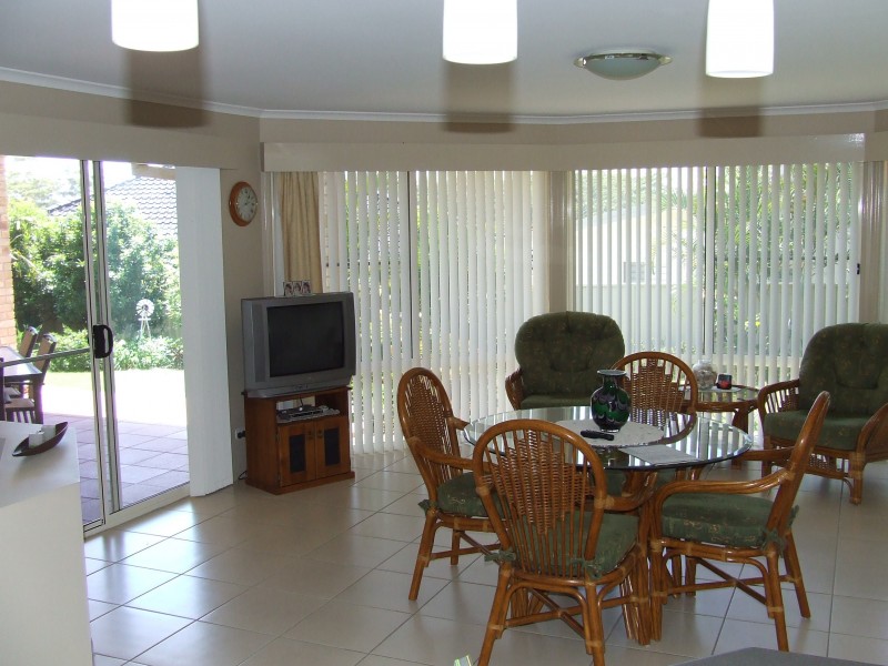 8 Yachtsman Drive, Safety Beach NSW 2456