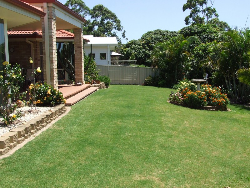 8 Yachtsman Drive, Safety Beach NSW 2456