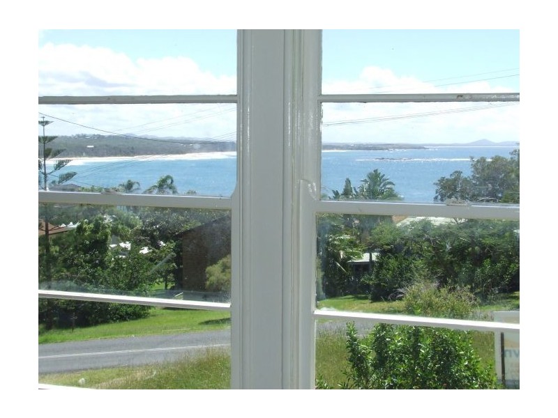 28 Ocean Street, Woolgoolga NSW 2456