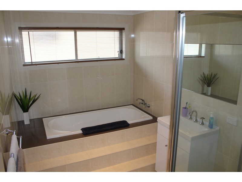 48 Vista Close, Woolgoolga NSW 2456