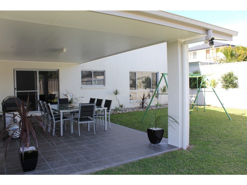48 Vista Close, Woolgoolga NSW 2456