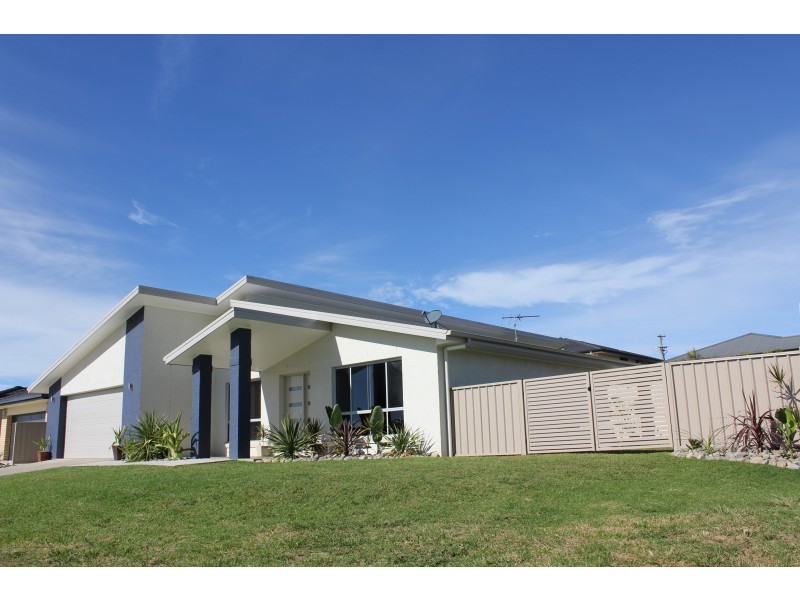 48 Vista Close, Woolgoolga NSW 2456