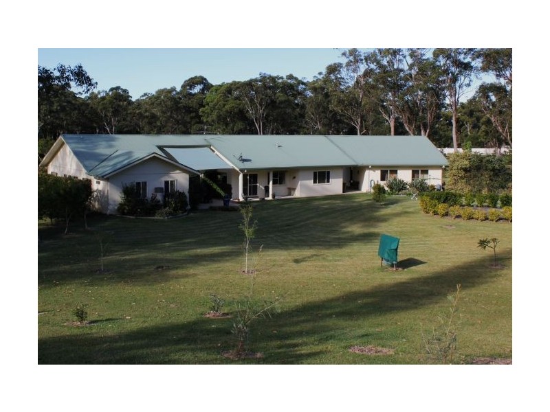 19 Pinehyrst Drive, Moonee Beach NSW 2450