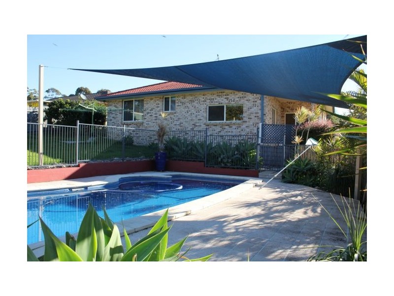 6 Vista Close, Woolgoolga NSW 2456