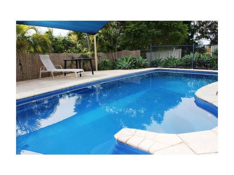 6 Vista Close, Woolgoolga NSW 2456