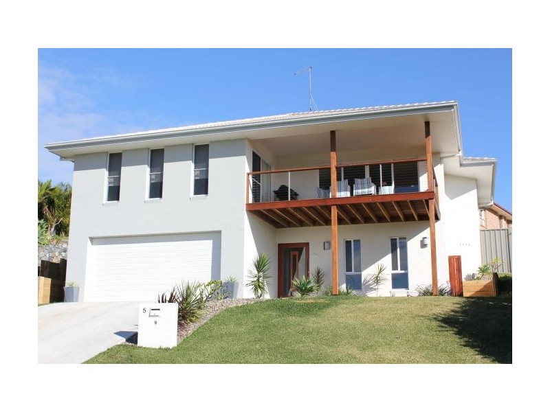 5 Leigh James Place, Woolgoolga NSW 2456