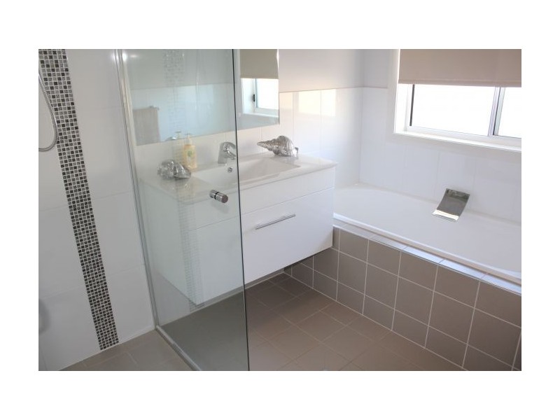 5 Leigh James Place, Woolgoolga NSW 2456