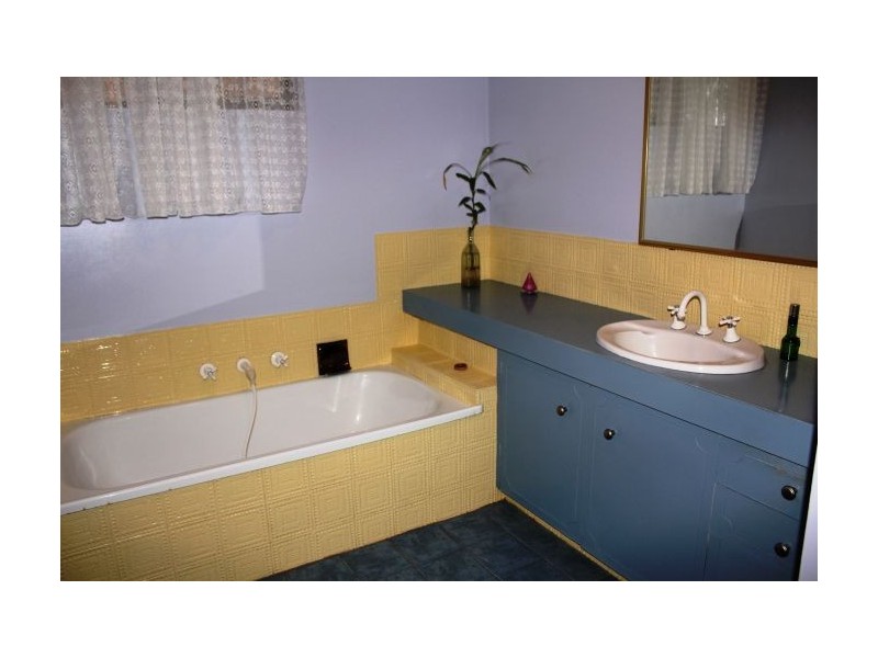 24 Bluegum Avenue, Sandy Beach NSW 2456