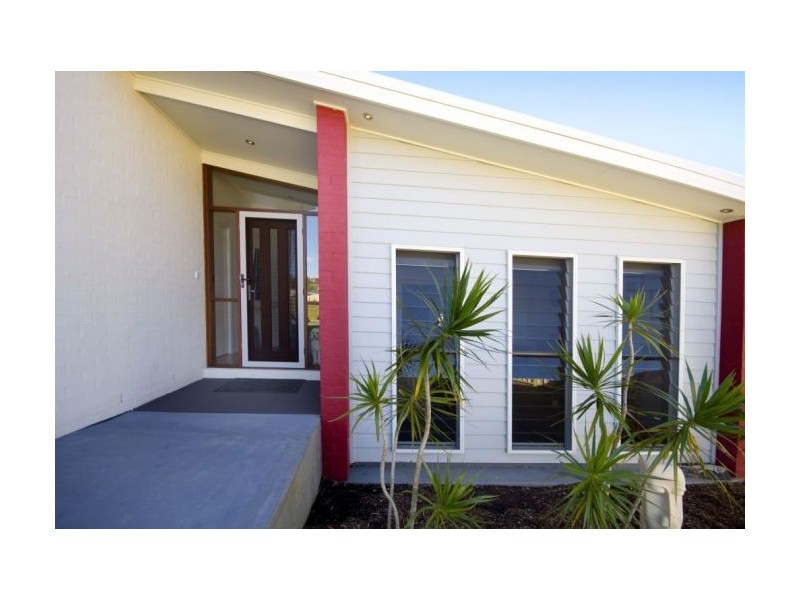 4 Quay Crescent, Safety Beach NSW 2456