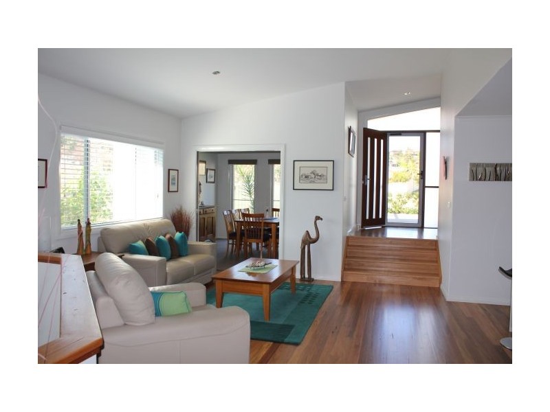 4 Quay Crescent, Safety Beach NSW 2456