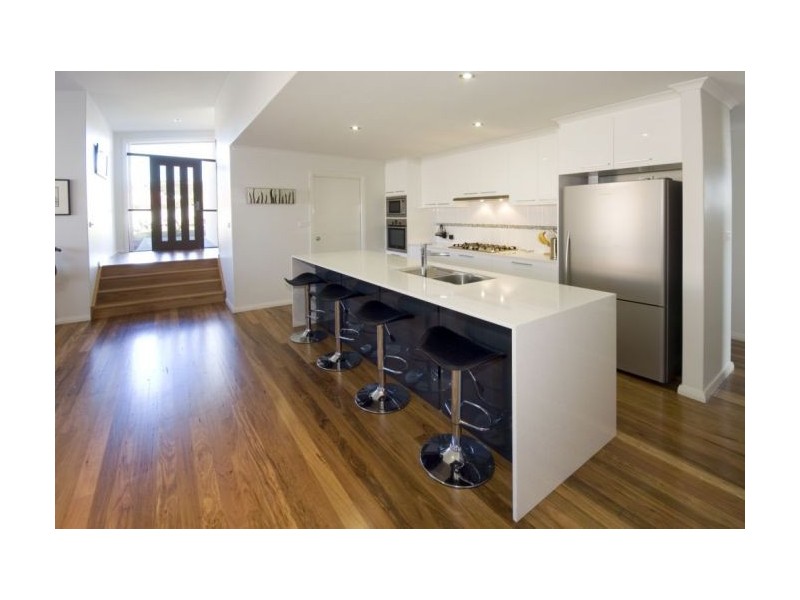 4 Quay Crescent, Safety Beach NSW 2456