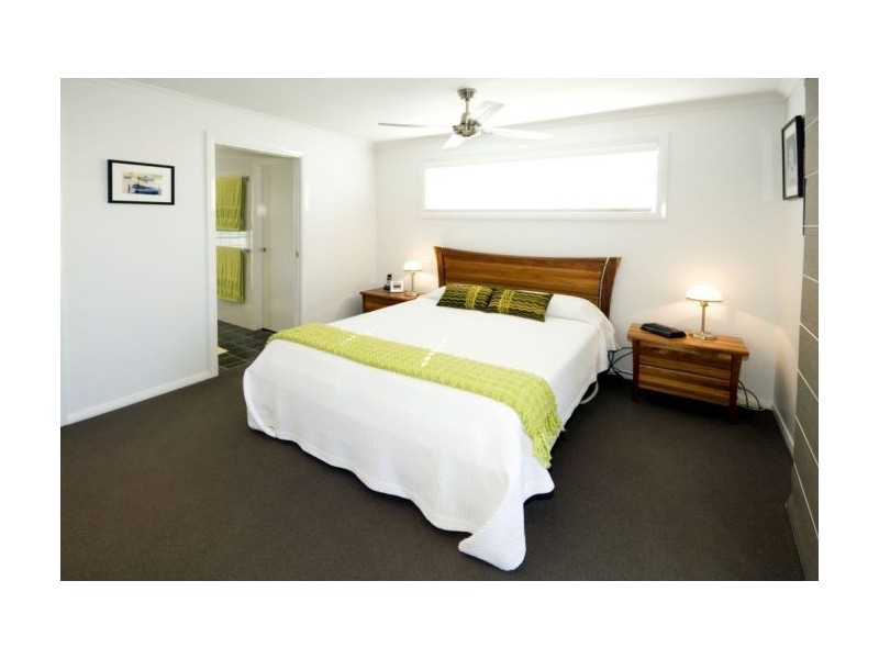 4 Quay Crescent, Safety Beach NSW 2456