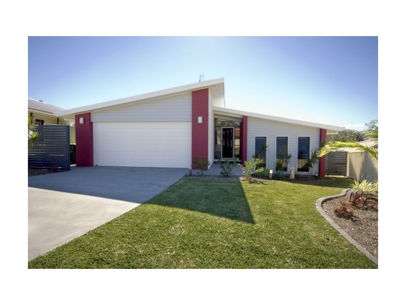 4 Quay Crescent, Safety Beach NSW 2456