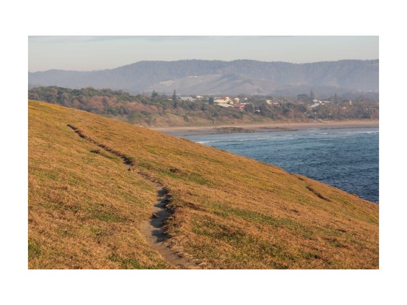 7 Mahogany Avenue, Sandy Beach NSW 2456