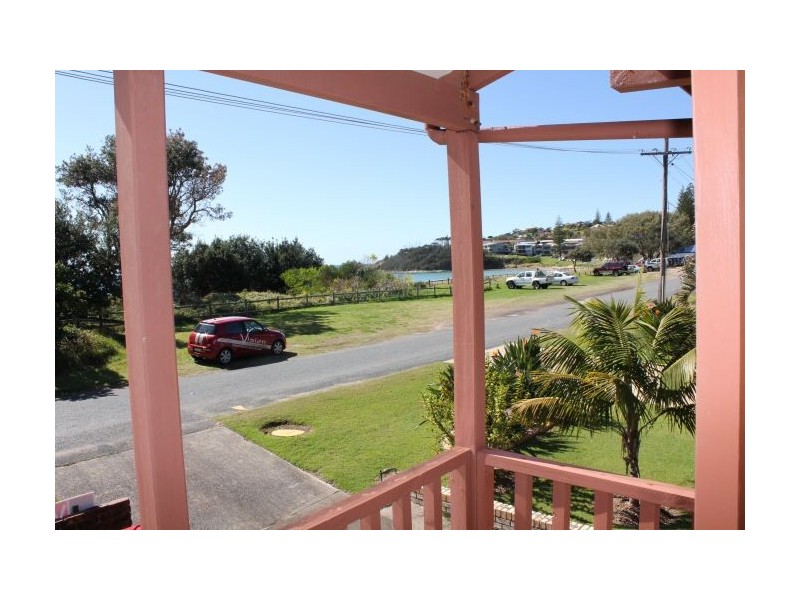1/4 Hofmeier Close, Woolgoolga NSW 2456
