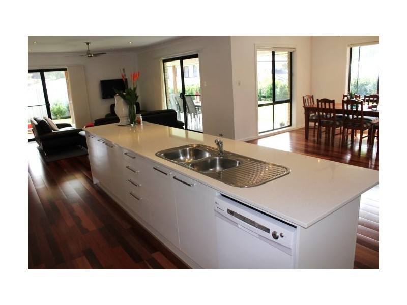 4 Waverider Cove, Safety Beach NSW 2456