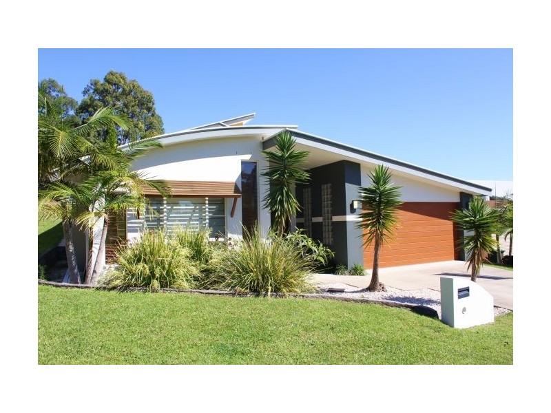 5 Mariner Drive, Safety Beach NSW 2456