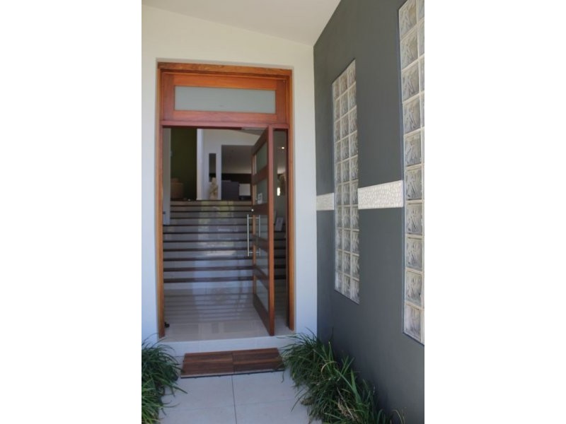 5 Mariner Drive, Safety Beach NSW 2456