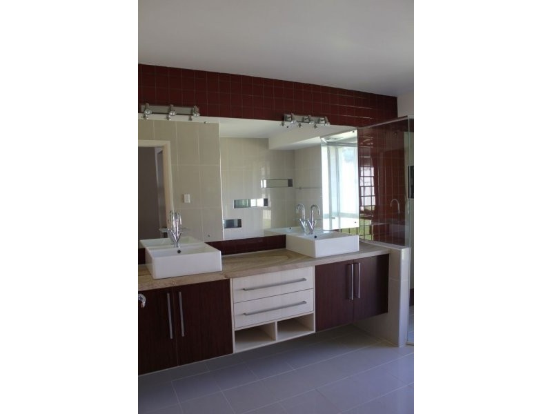 5 Mariner Drive, Safety Beach NSW 2456
