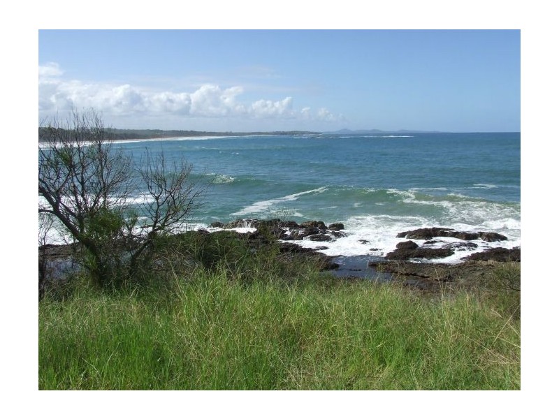 16 Pollack Esplanade, Woolgoolga NSW 2456