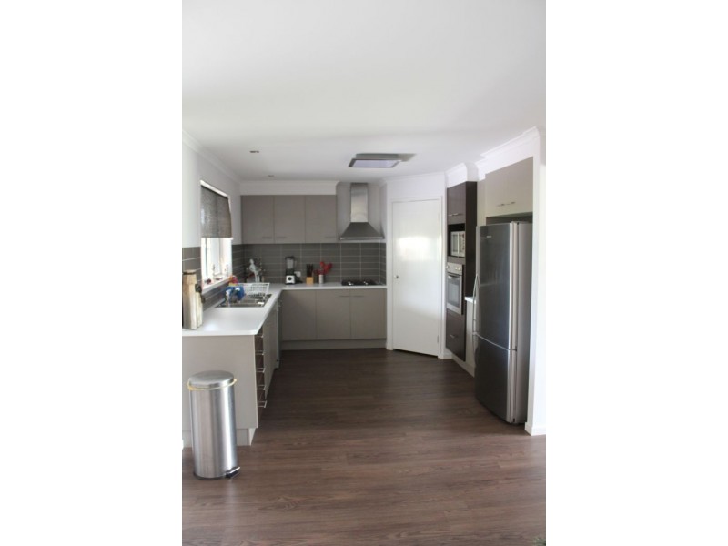 16 Admiralty Drive, Safety Beach NSW 2456