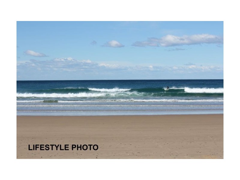 33 Fishermans Drive, Emerald Beach NSW 2456