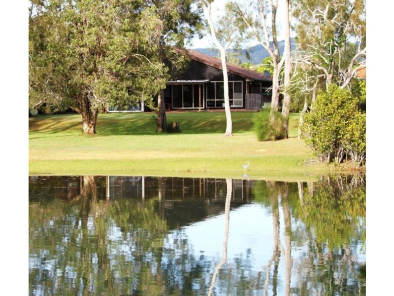 8 Clear Place, Woolgoolga NSW 2456