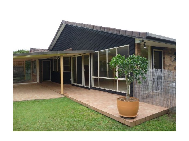 8 Clear Place, Woolgoolga NSW 2456