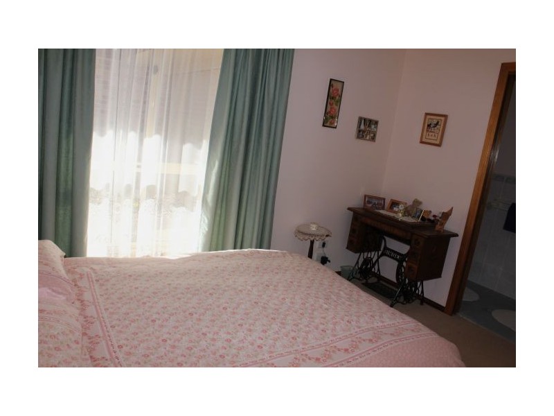 2/5  Clear Place, Woolgoolga NSW 2456