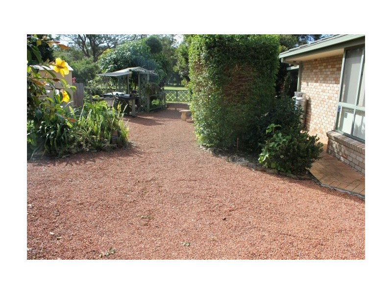 17 Ocean Links Close, Safety Beach NSW 2456