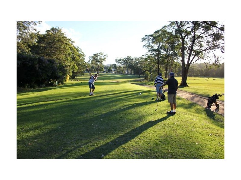 17 Ocean Links Close, Safety Beach NSW 2456