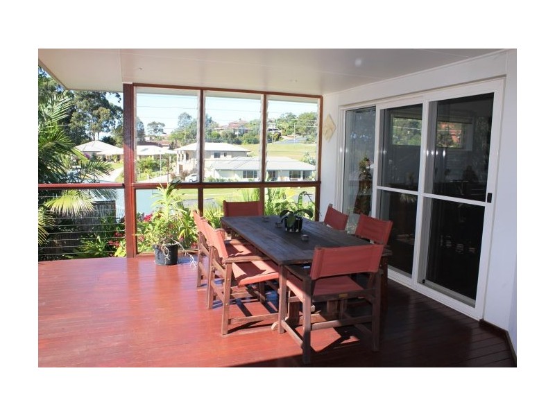4 Yachtsman Drive, Safety Beach NSW 2456