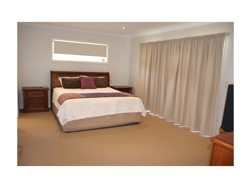 4 Yachtsman Drive, Safety Beach NSW 2456