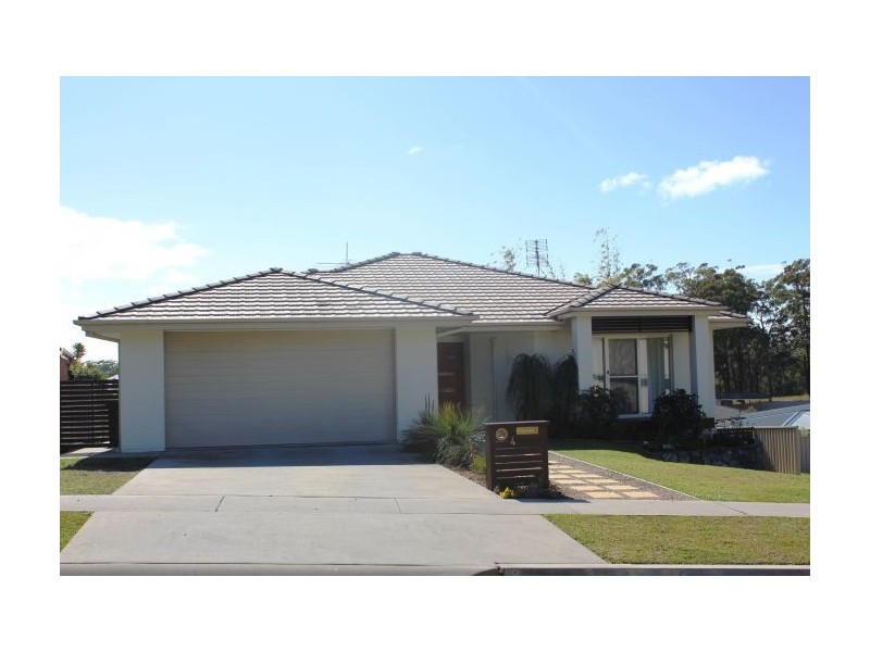 4 Yachtsman Drive, Safety Beach NSW 2456