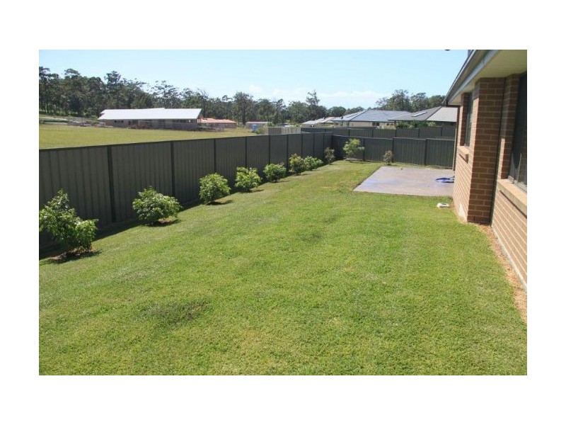6 Reef Cove, Safety Beach NSW 2456