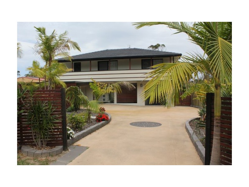 6 Arrawarra Road, Arrawarra Headland NSW 2456