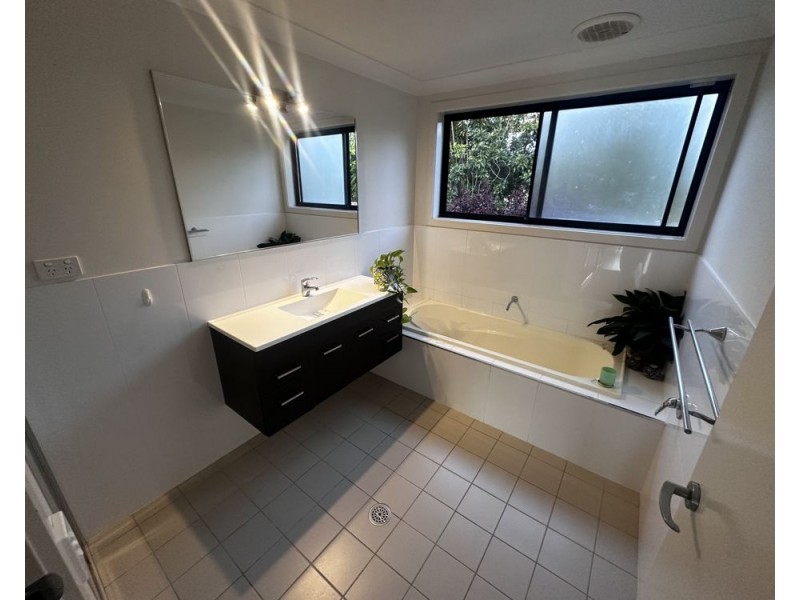 3 Admiralty Drive, Safety Beach NSW 2456