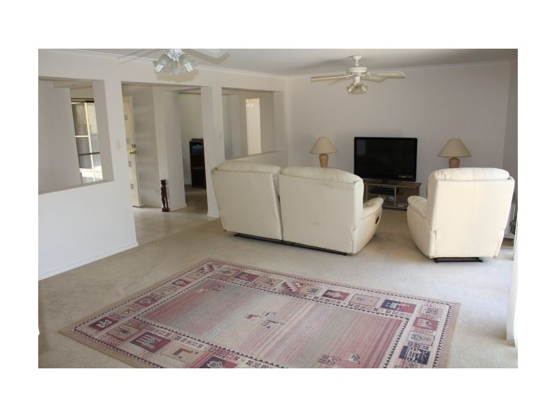 2 Quay Crescent, Safety Beach NSW 2456