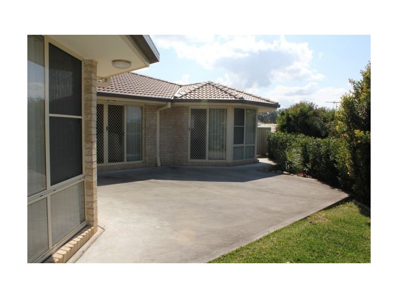 2 Quay Crescent, Safety Beach NSW 2456