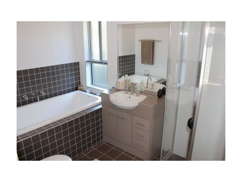 16 Admiralty Drive, Safety Beach NSW 2456