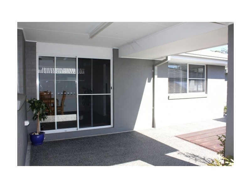 16 Admiralty Drive, Safety Beach NSW 2456