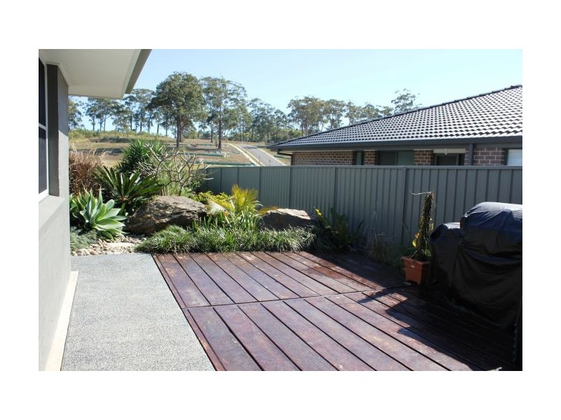16 Admiralty Drive, Safety Beach NSW 2456