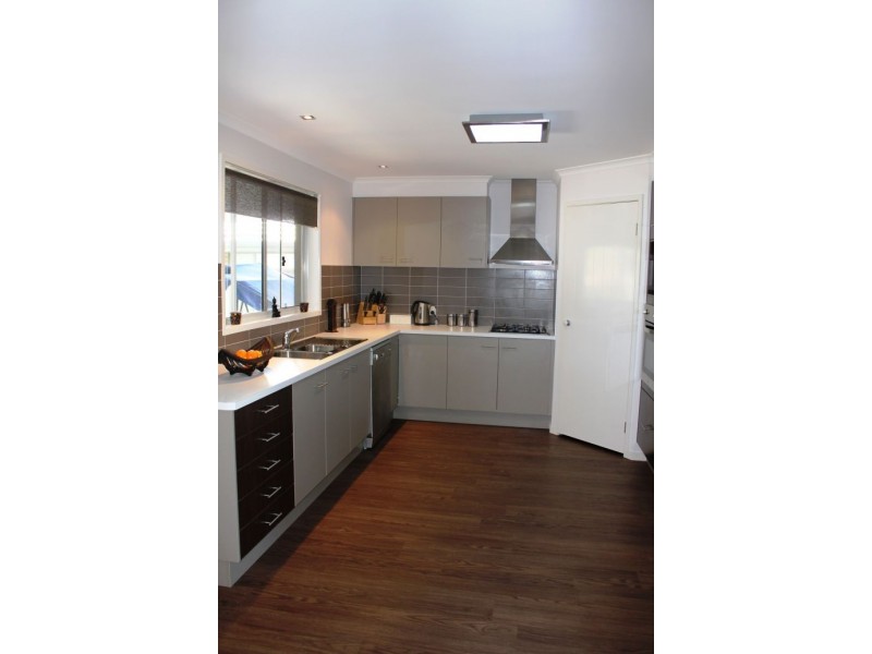 16 Admiralty Drive, Safety Beach NSW 2456