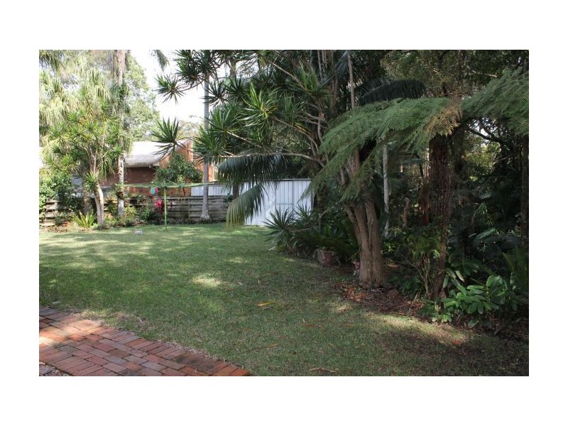 18 Beacon Crescent, Emerald Beach NSW 2456
