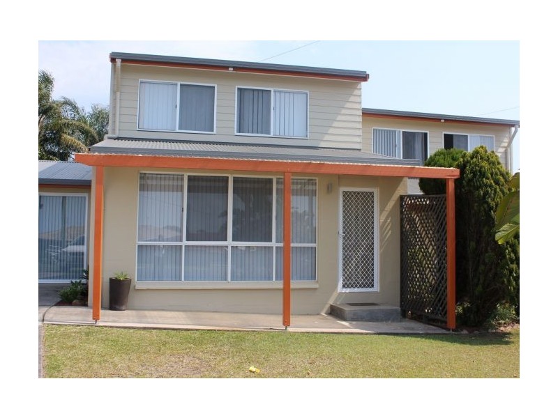 2/5 Melissa Place, Woolgoolga NSW 2456
