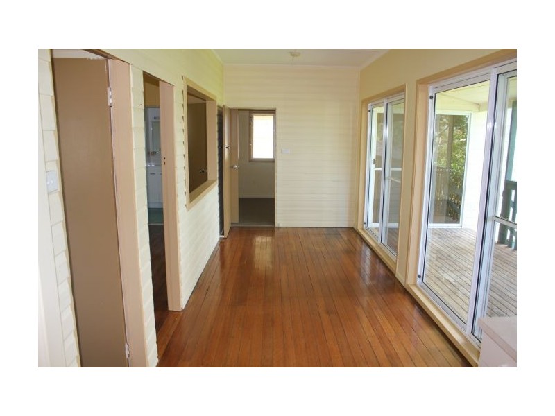 33 Crabbe Street, Woolgoolga NSW 2456
