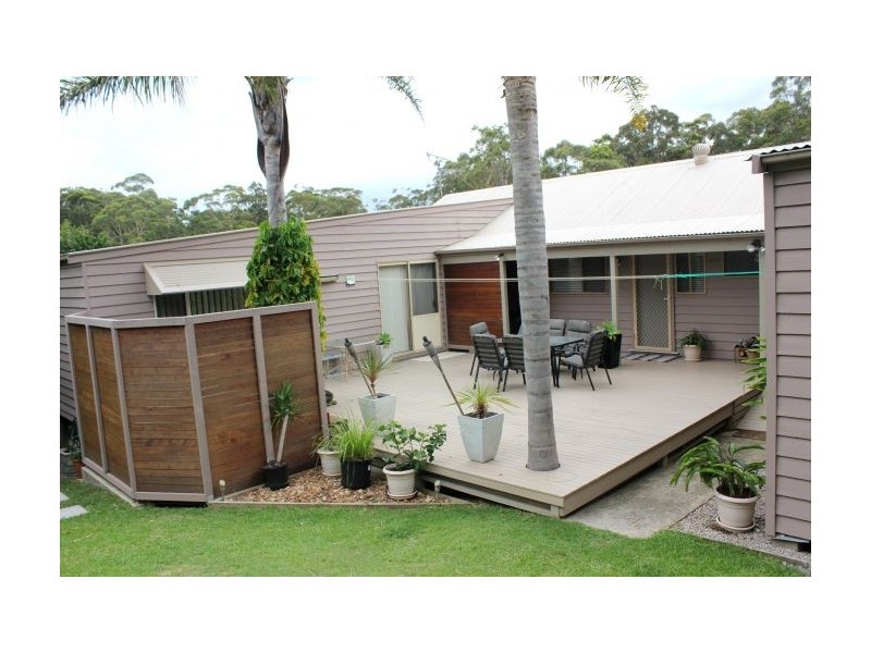 9 Young Street, Safety Beach NSW 2456
