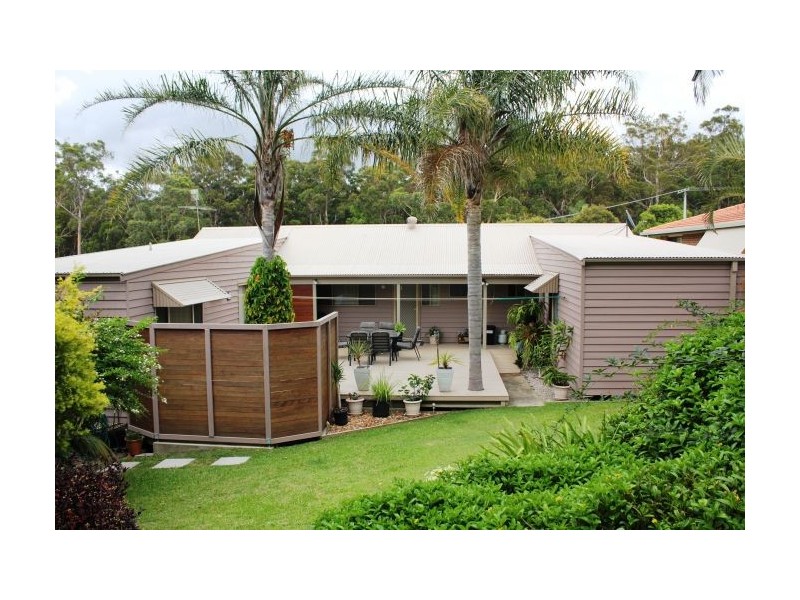 9 Young Street, Safety Beach NSW 2456