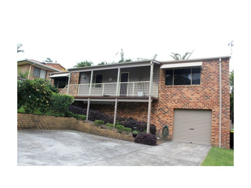 9 Young Street, Safety Beach NSW 2456